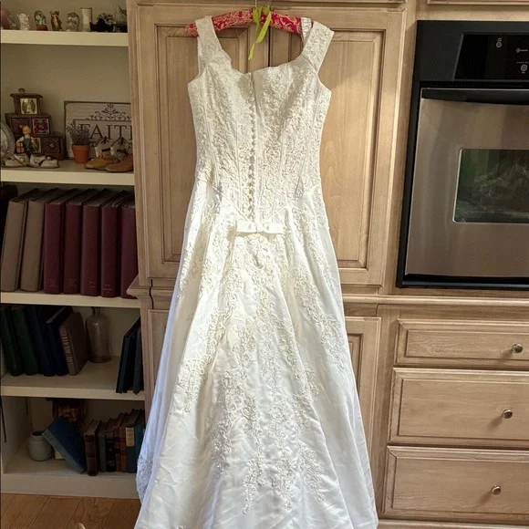 Mori Lee wedding White Floral Embroidered Gown LN - Picture 2 of 11